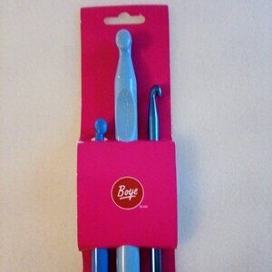 Boye Ergonomic Crochet Hook Set, Size L P Q, torqouise green,lightblue sky blue